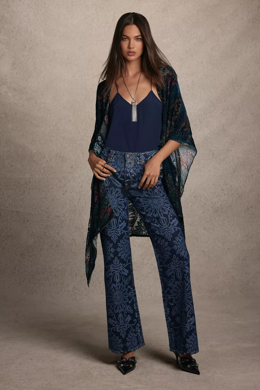 THE STRAIGHT FLARE JEAN