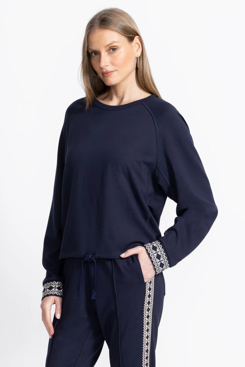 BEE ACTIVE RAGLAN SLEEVE PULLOVER