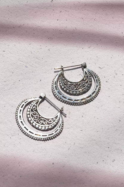 AMAZING CURVE HOOP EARRINGS