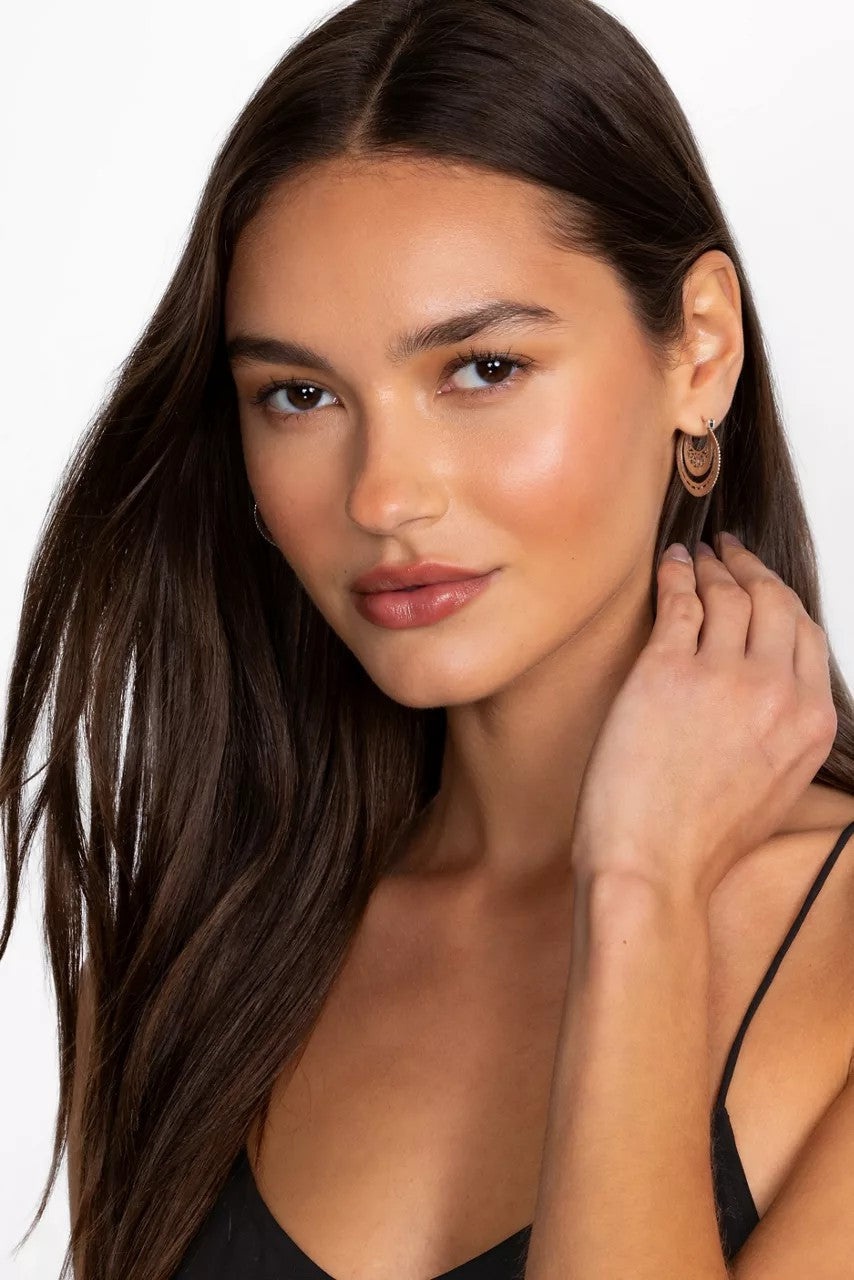 AMAZING CURVE HOOP EARRINGS