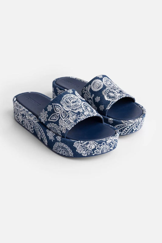 BANDANA EMBROIDERED DENIM PLATFORM SLIDE